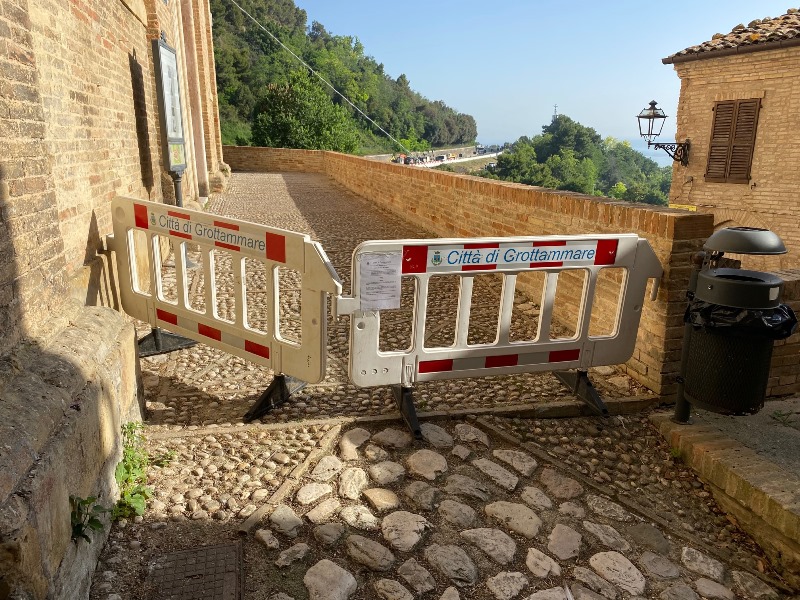 Divieto di accesso S. Lucia