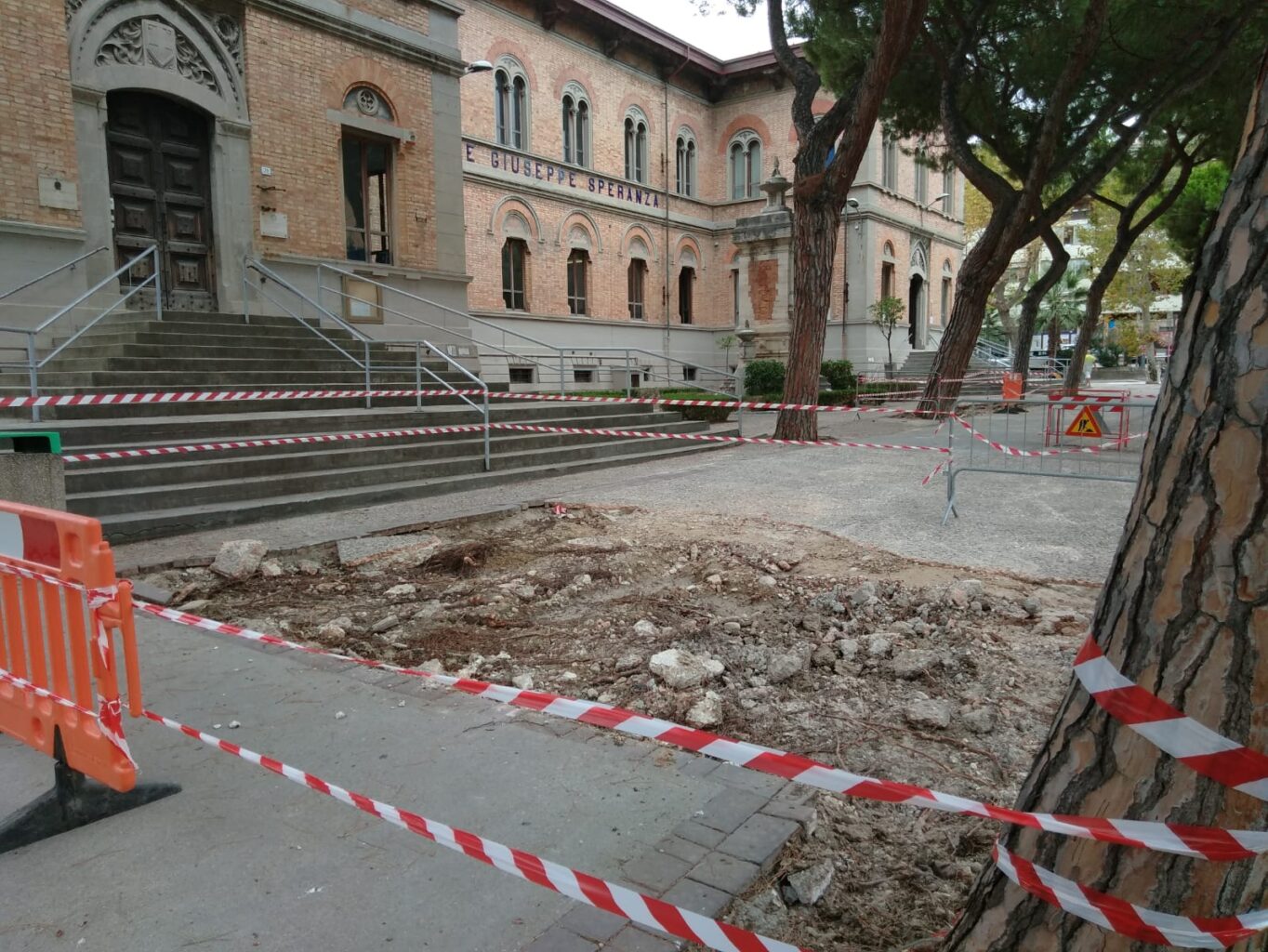 lavori esterni scuola Speranza