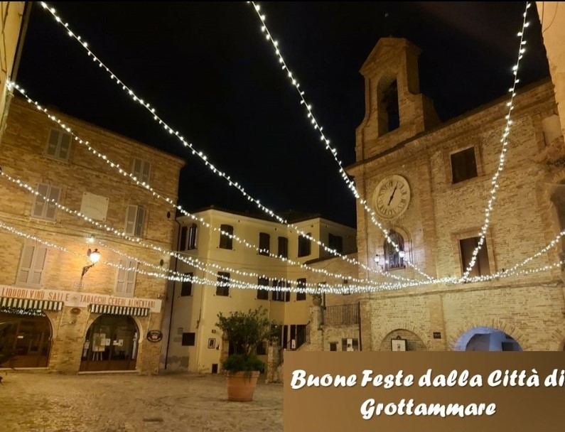 luminarie in piazza Peretti